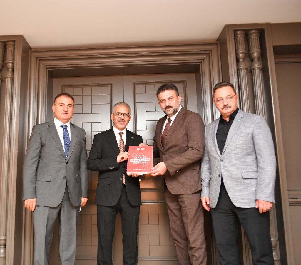 KDL Group Yönetim Kurulu Başkanı Şanser Kadooğlu , Türk Hava Kurumu Kayyum Heyeti Başkanı Prof. Dr. Akın Ünal ve Türk Hava Kurumu Kayyum Heyeti Üyesi Fahrettin Kaya Akk Başkanı Halil İbrahim Yılmaz’ı Makamında Ziyaret Etti — fotoğraf 8