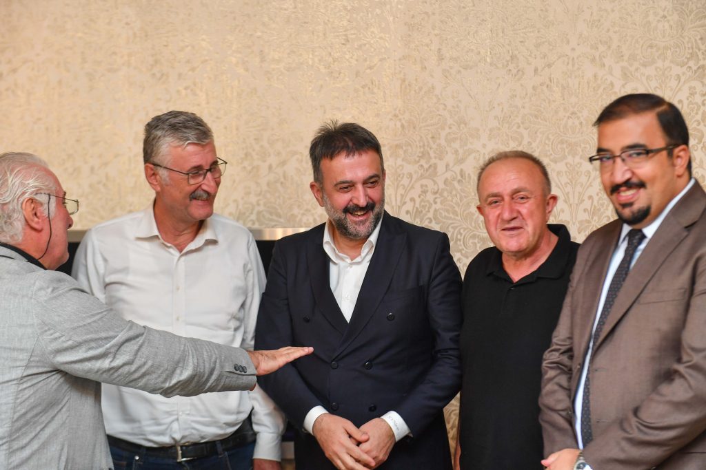 Özgürlük ve Dayanışma Partisi Eski Genel Başkanı Alper Taş AKK Başkanı Halil İbrahim Yılmaz’ı Makamında Ziyaret Etti — fotoğraf 6