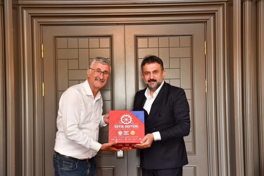 Özgürlük ve Dayanışma Partisi Eski Genel Başkanı Alper Taş AKK Başkanı Halil İbrahim Yılmaz’ı Makamında Ziyaret Etti — fotoğraf 7