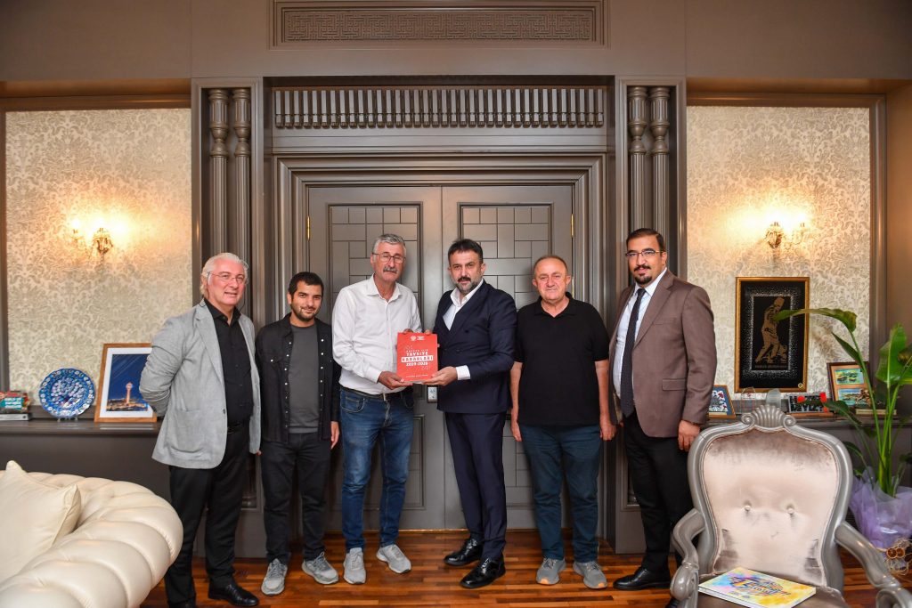 Özgürlük ve Dayanışma Partisi Eski Genel Başkanı Alper Taş AKK Başkanı Halil İbrahim Yılmaz’ı Makamında Ziyaret Etti — fotoğraf 9