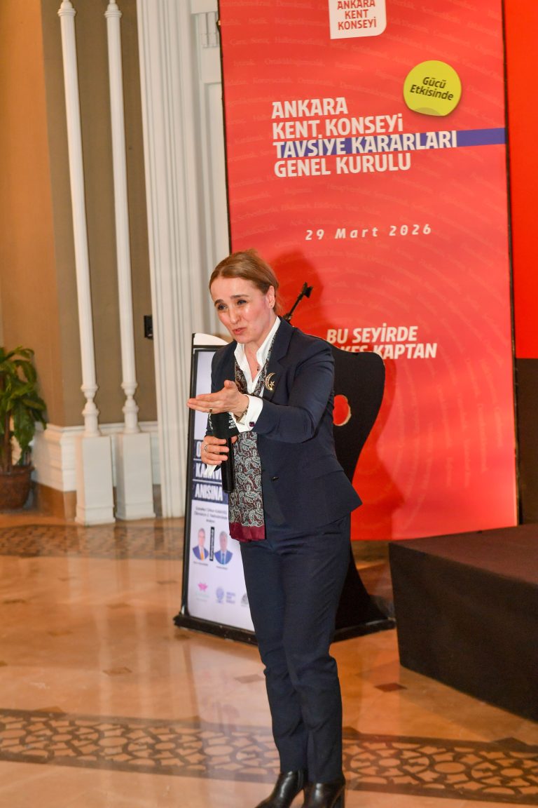 AKK’de Usta Gazeteci Orhan Karaveli Anıldı — fotoğraf 9