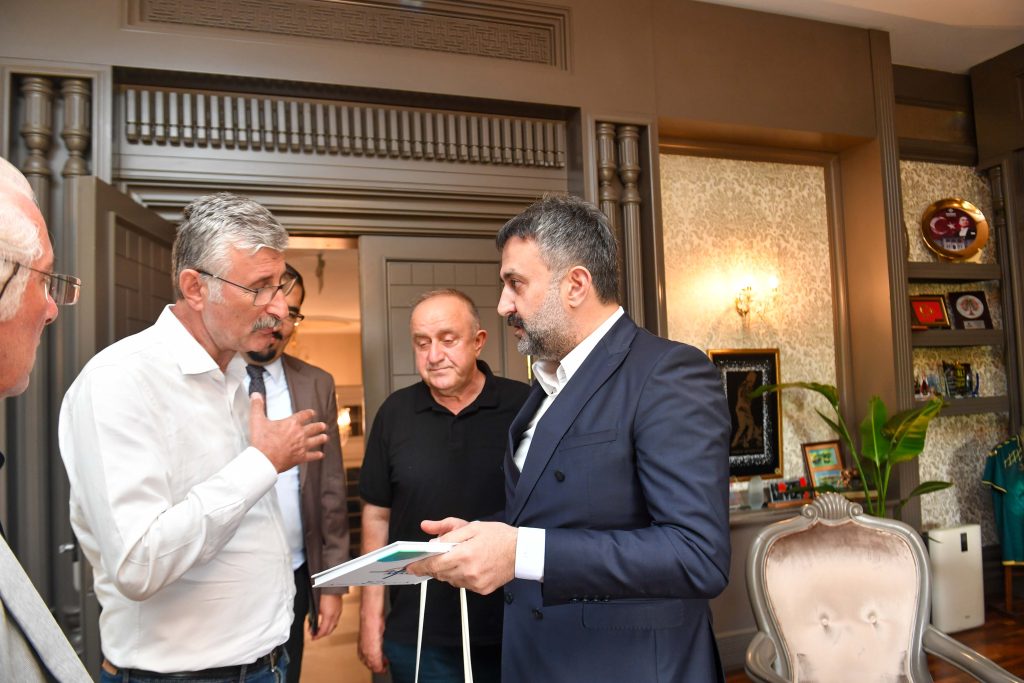 Özgürlük ve Dayanışma Partisi Eski Genel Başkanı Alper Taş AKK Başkanı Halil İbrahim Yılmaz’ı Makamında Ziyaret Etti — fotoğraf 10