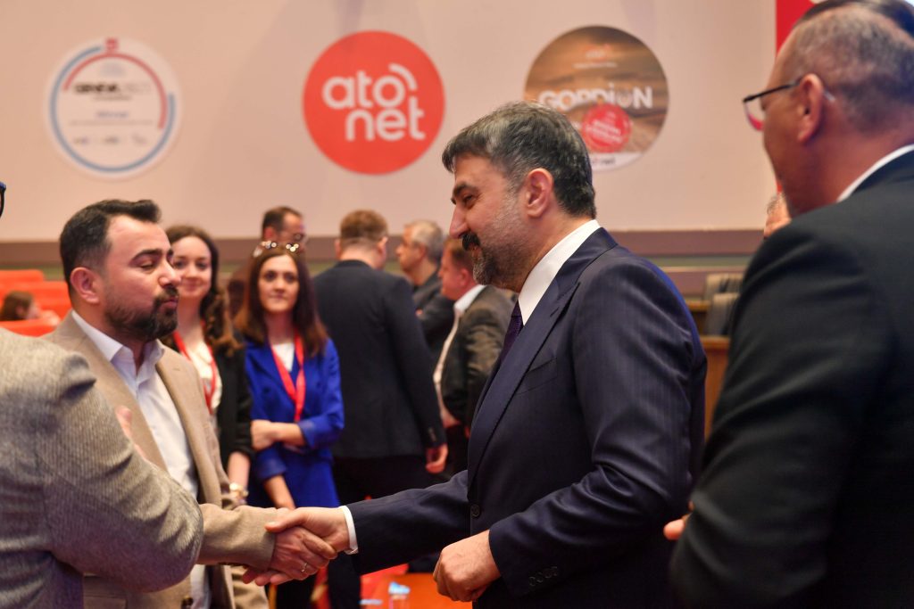 Akk Başkanı Halil İbrahim Yılmaz III. Optisyenler Sempozyumuna Katıldı — fotoğraf 3