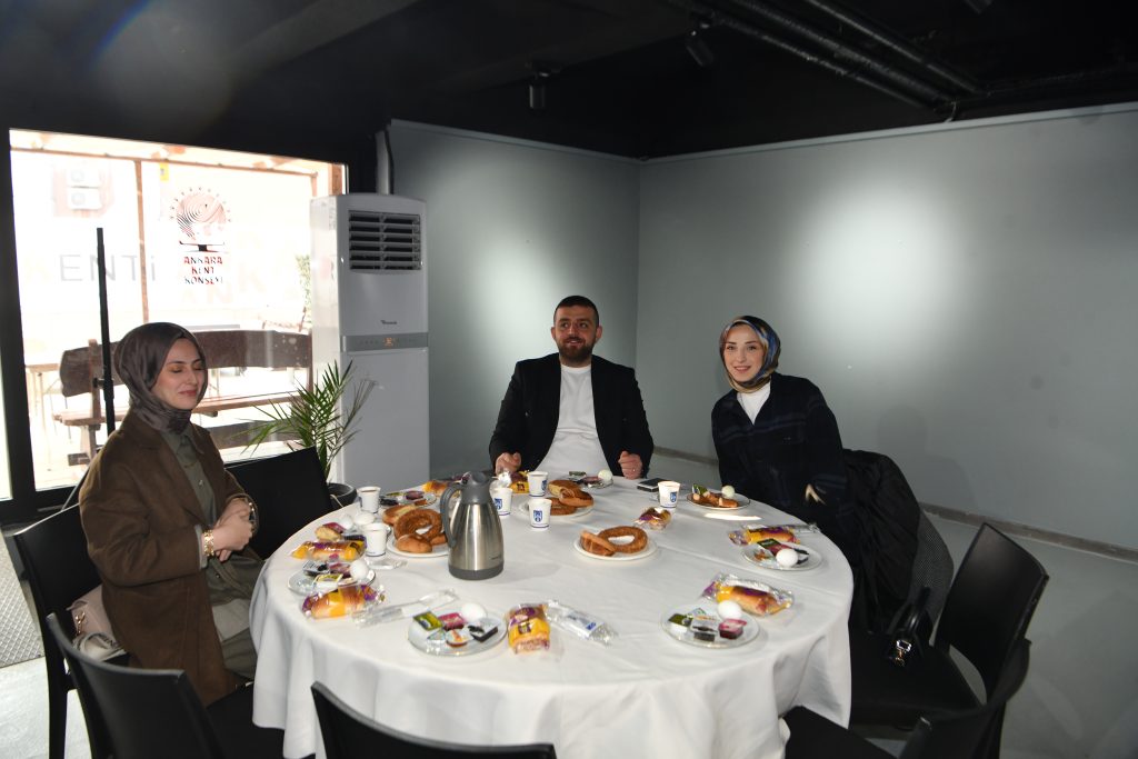 AK Parti Gençlik Kolları Rizeli Gençler Ziyaret — fotoğraf 3