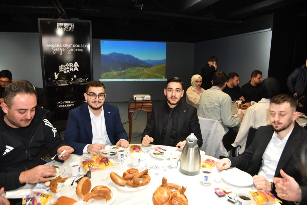 AK Parti Gençlik Kolları Rizeli Gençler Ziyaret — fotoğraf 7