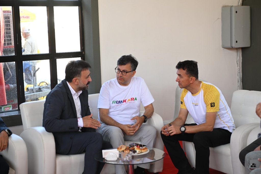 Runkara Yarı Maratonu: Başkentte Rekor Katılım ve Dayanışma Rüzgarı! — fotoğraf 28