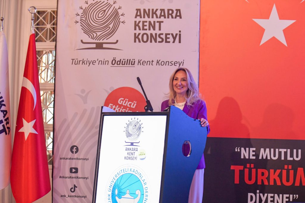 AKK’de Genç Meşaleler, Sanatçı Pınar Ayhan ile Cumhuriyet Tarihine Anlamlı Bir Yolculuk Yaptı — fotoğraf 3