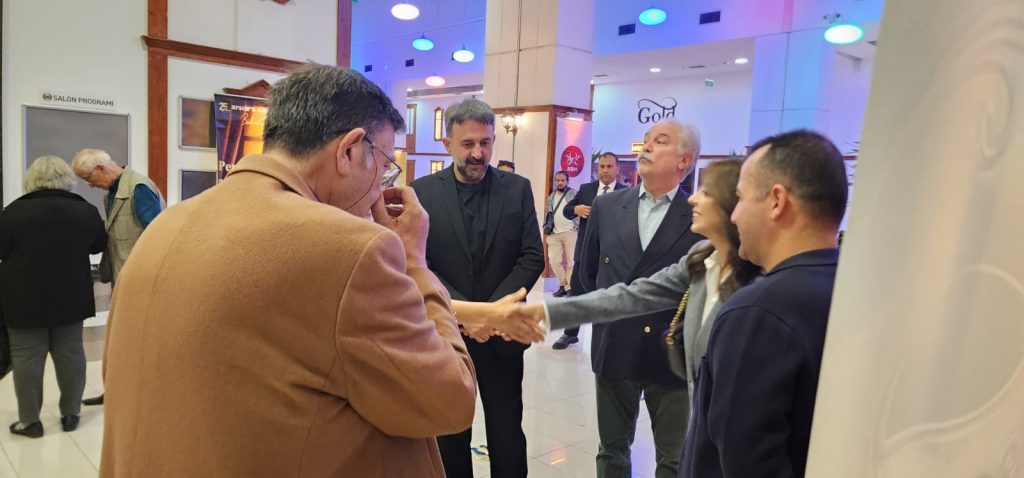 25 Yıllık Sanat Yolculuğunda… Perde Yeniden Açıldı! — fotoğraf 16