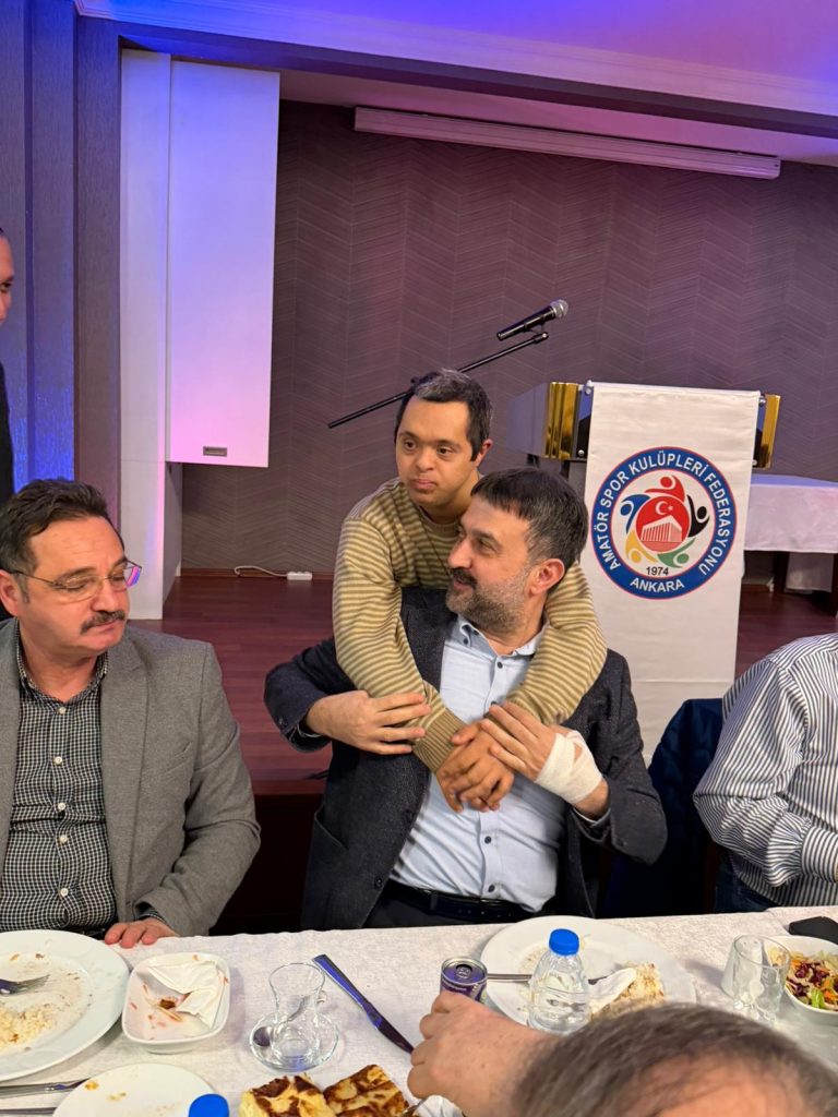 AKK Başkanı Halil İbrahim Yılmaz, Amatör Spor Kulüplerinin Düzenlediği İftar Programına Katıldı — fotoğraf 8