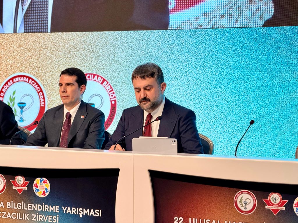 AKK Başkanı Halil İbrahim Yılmaz 22.Ulusal Hasta Bilgilendirme Yarışması Ve Eczacılık Zirvesi’ne Katıldı — fotoğraf 7