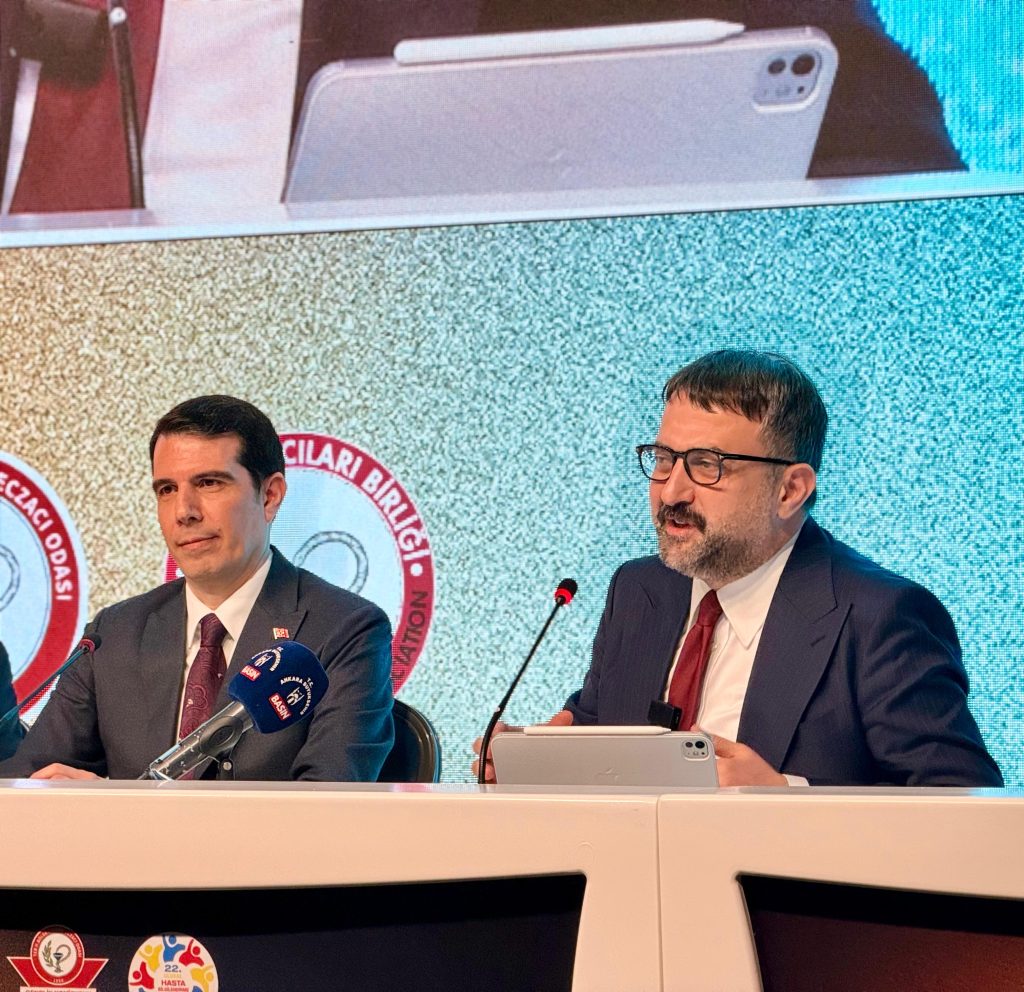AKK Başkanı Halil İbrahim Yılmaz 22.Ulusal Hasta Bilgilendirme Yarışması Ve Eczacılık Zirvesi’ne Katıldı — fotoğraf 10