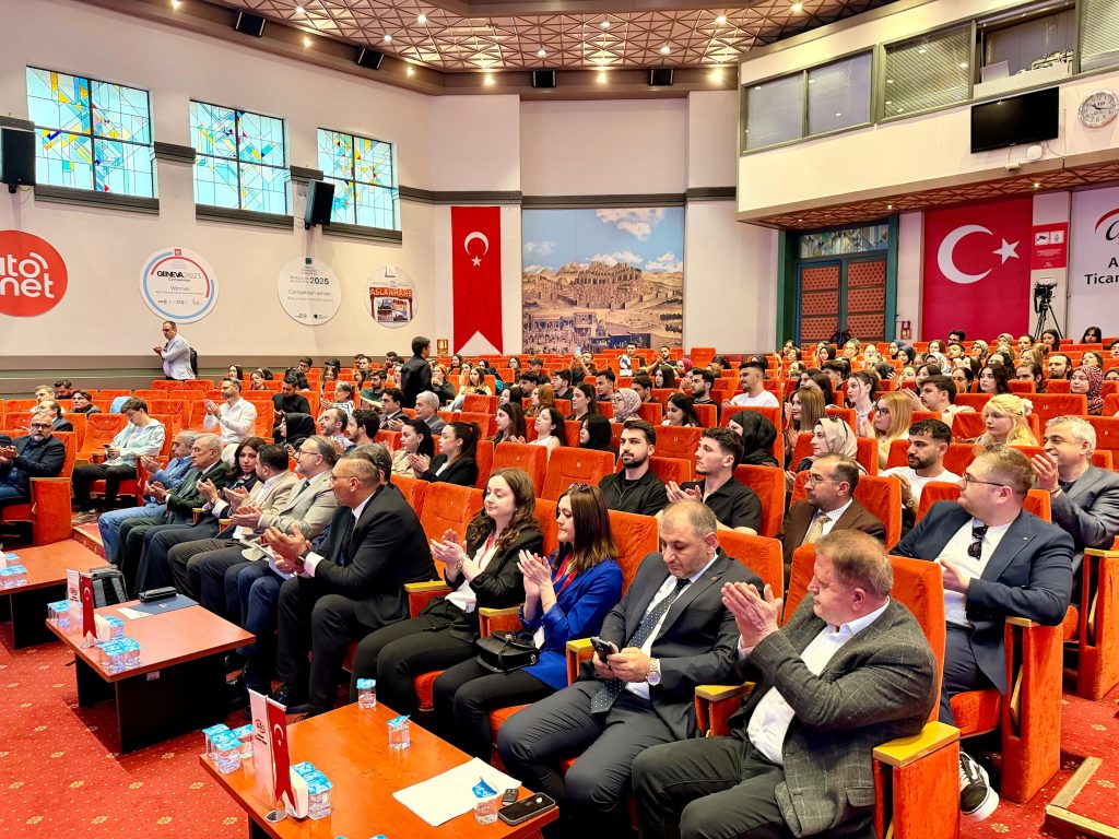 Akk Başkanı Halil İbrahim Yılmaz III. Optisyenler Sempozyumuna Katıldı — fotoğraf 11