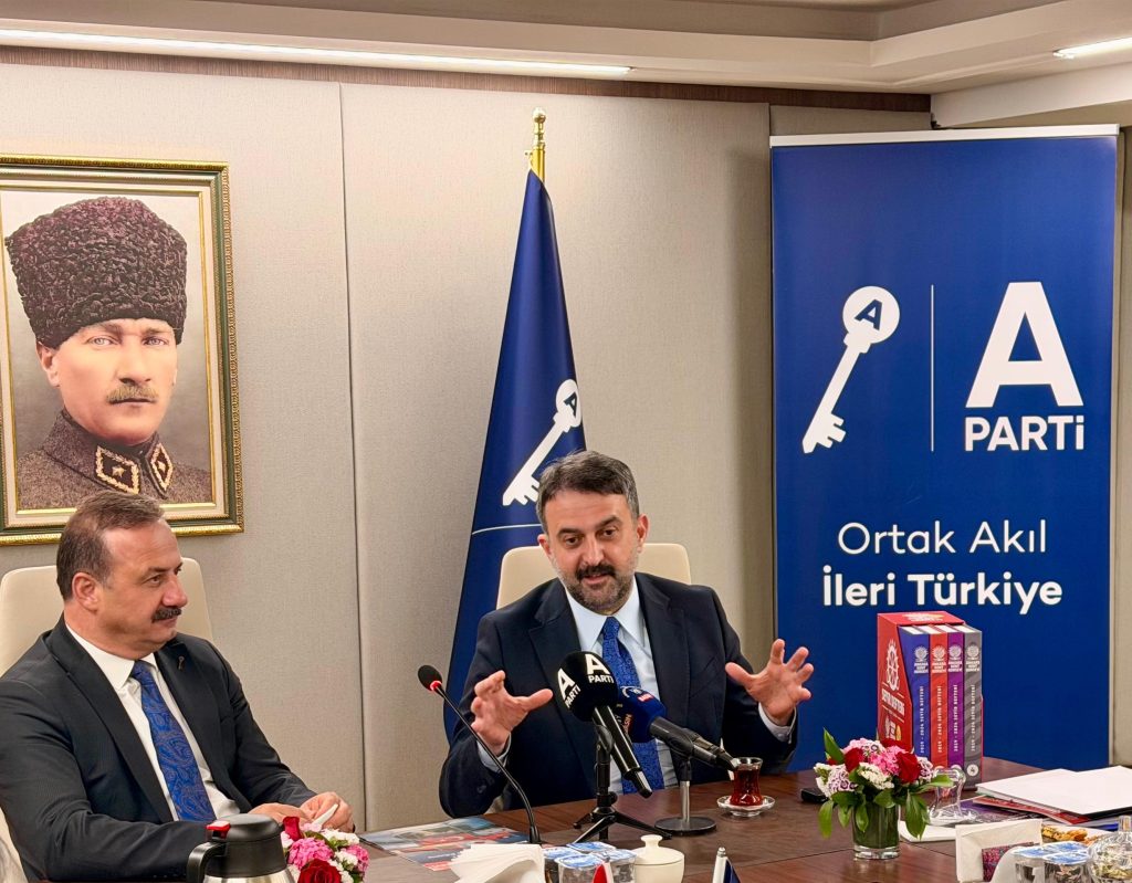 AKK Başkanı Halil İbrahim Yılmaz Anahtar Parti Genel Başkanı Yavuz Ağıralioğlu’nu Ziyaret Etti — fotoğraf 2