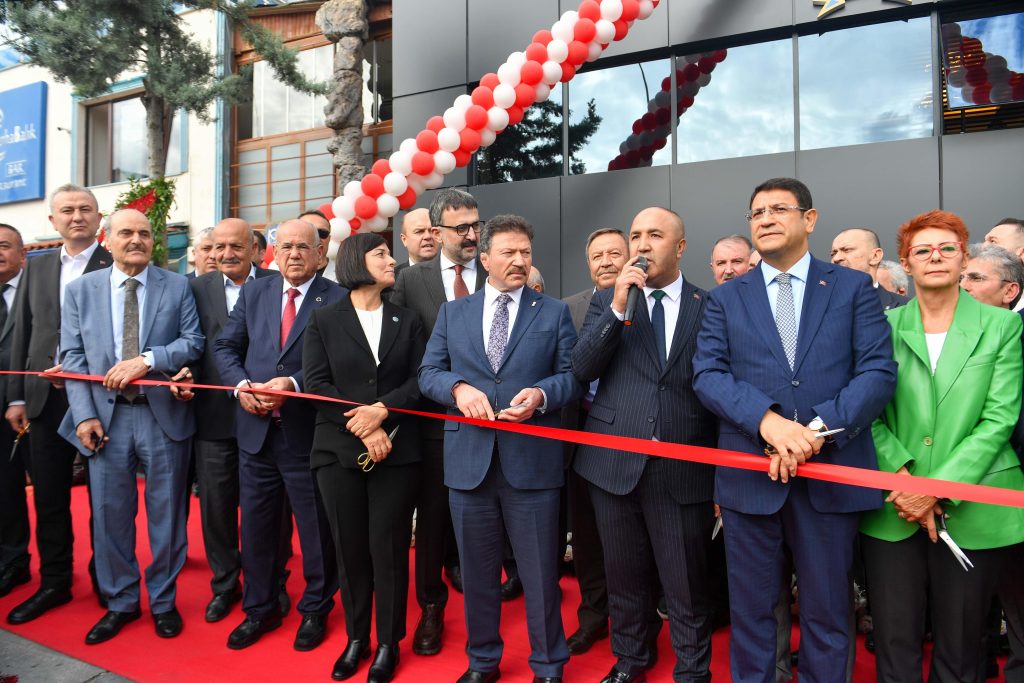 AKK Başkanı Halil İbrahim Yılmaz Ankara Oto Sanatkarları Odası Genel Merkezi Açılışına Katıldı — fotoğraf 12