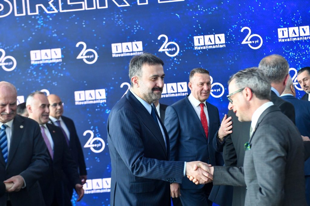 AKK BAŞKANI HALİL İBRAHİM YILMAZ TAV HAVALİMANLARI’NIN ESENBOĞA’DAKİ 20. YIL KUTLAMASINA KATILDI — fotoğraf 6
