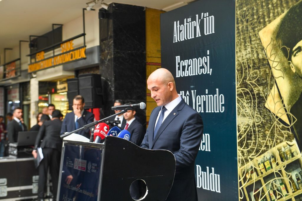 AKK BAŞKANI HALİL İBRAHİM YILMAZ ANKARA ECZACILIK TARİHİ SERGİ EVİ’NİN AÇILIŞINA KATILDI — fotoğraf 5