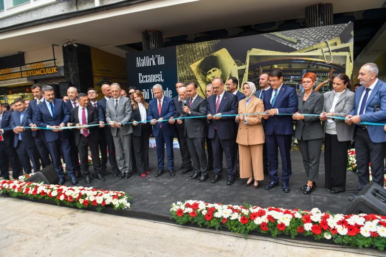 AKK BAŞKANI HALİL İBRAHİM YILMAZ ANKARA ECZACILIK TARİHİ SERGİ EVİ’NİN AÇILIŞINA KATILDI