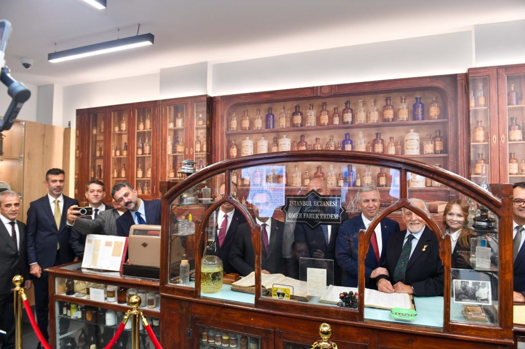 AKK BAŞKANI HALİL İBRAHİM YILMAZ ANKARA ECZACILIK TARİHİ SERGİ EVİ’NİN AÇILIŞINA KATILDI — fotoğraf 17