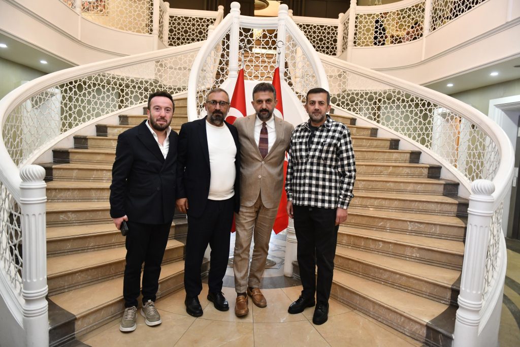Demokrasi, Kentleşme ve Siyaset — fotoğraf 3