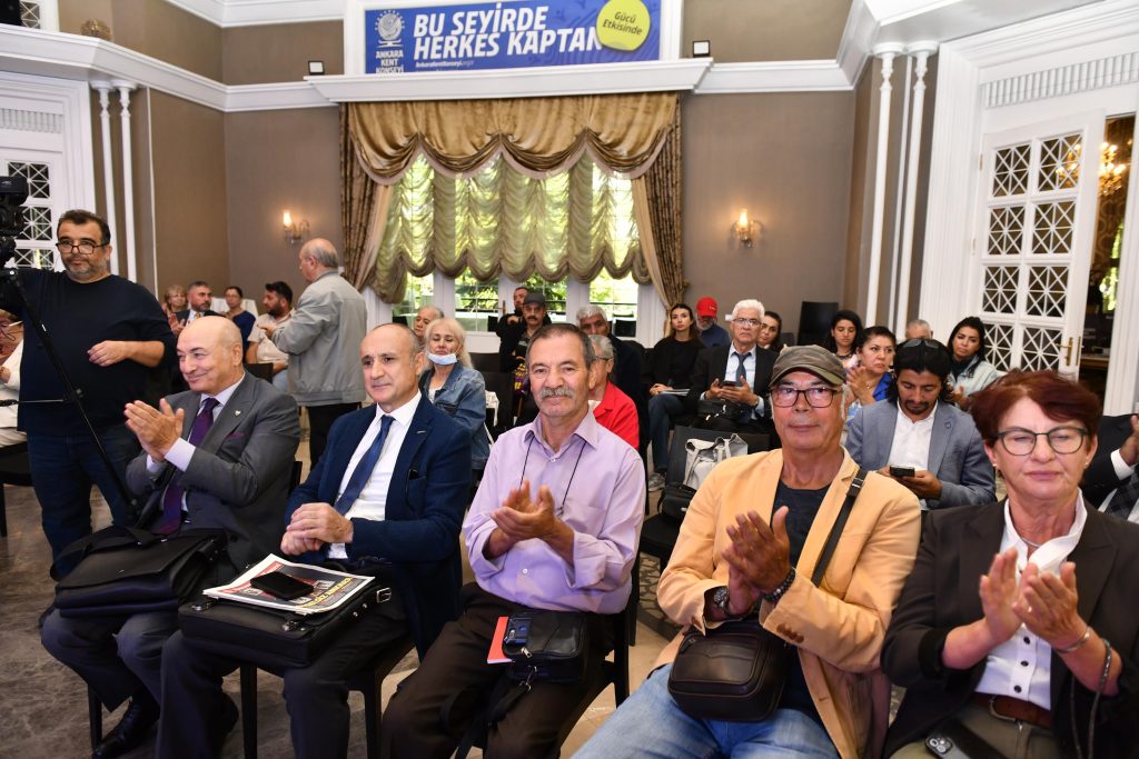 Demokrasi, Kentleşme ve Siyaset — fotoğraf 11