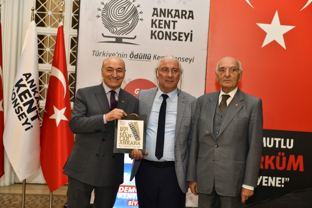 Demokrasi, Kentleşme ve Siyaset — fotoğraf 24