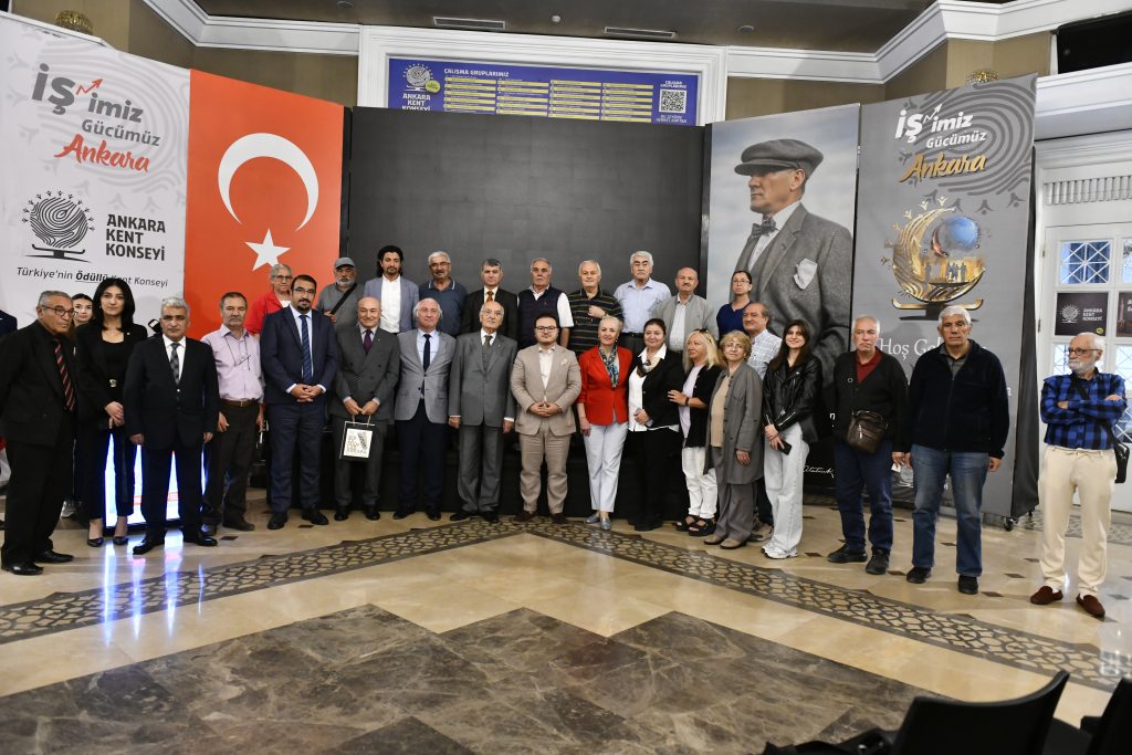 Demokrasi, Kentleşme ve Siyaset — fotoğraf 25