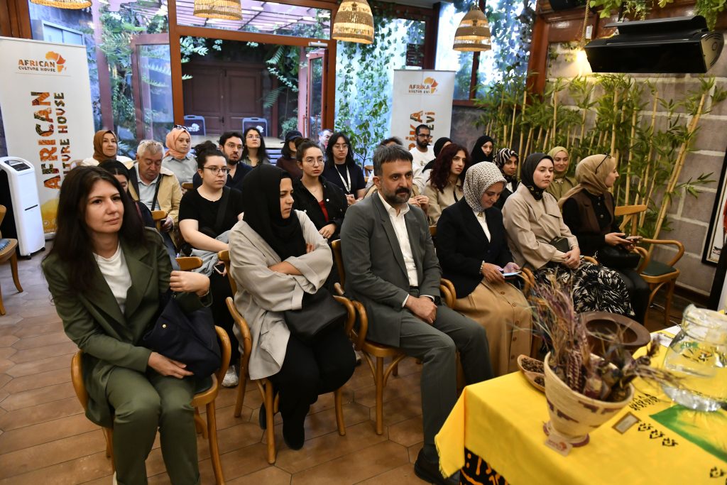 AKK Başkanı Halil İbrahim Yılmaz ve Başkan Yardımcısı Ceren Anadol, Afrika Kültür Evi Yönetim Kurulu Başkanı Zeliha Sağlam’ı Ziyaret Etti — fotoğraf 6