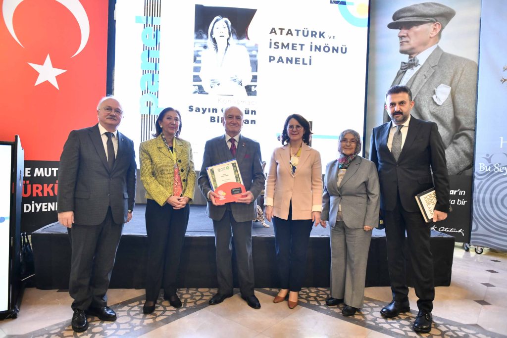 Gazi Mustafa Kemal Atatürk ve İsmet İnönü AKK’de Anıldı — fotoğraf 25