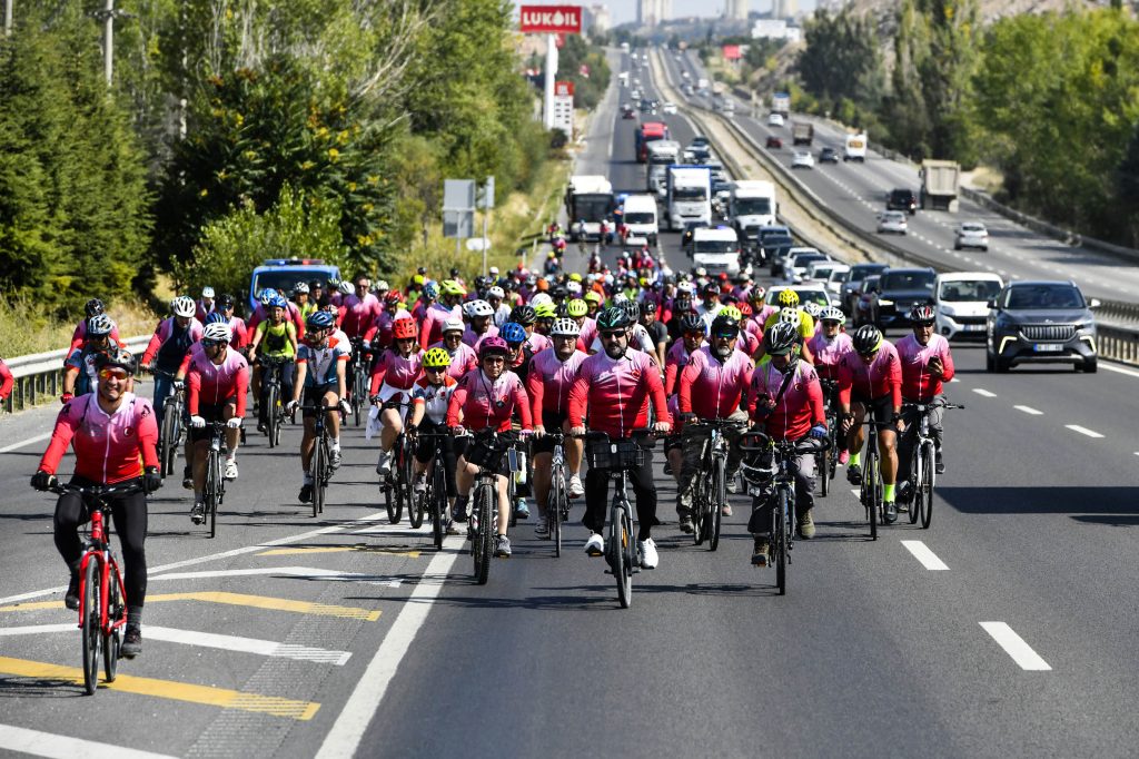 Başkentte Pedallar “Geleneksel 9. Zafer Bayramı Kutlamarı” İçin Çevrildi — fotoğraf 10