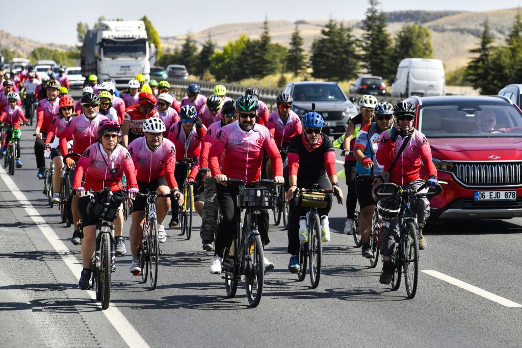 Başkentte Pedallar “Geleneksel 9. Zafer Bayramı Kutlamarı” İçin Çevrildi — fotoğraf 11