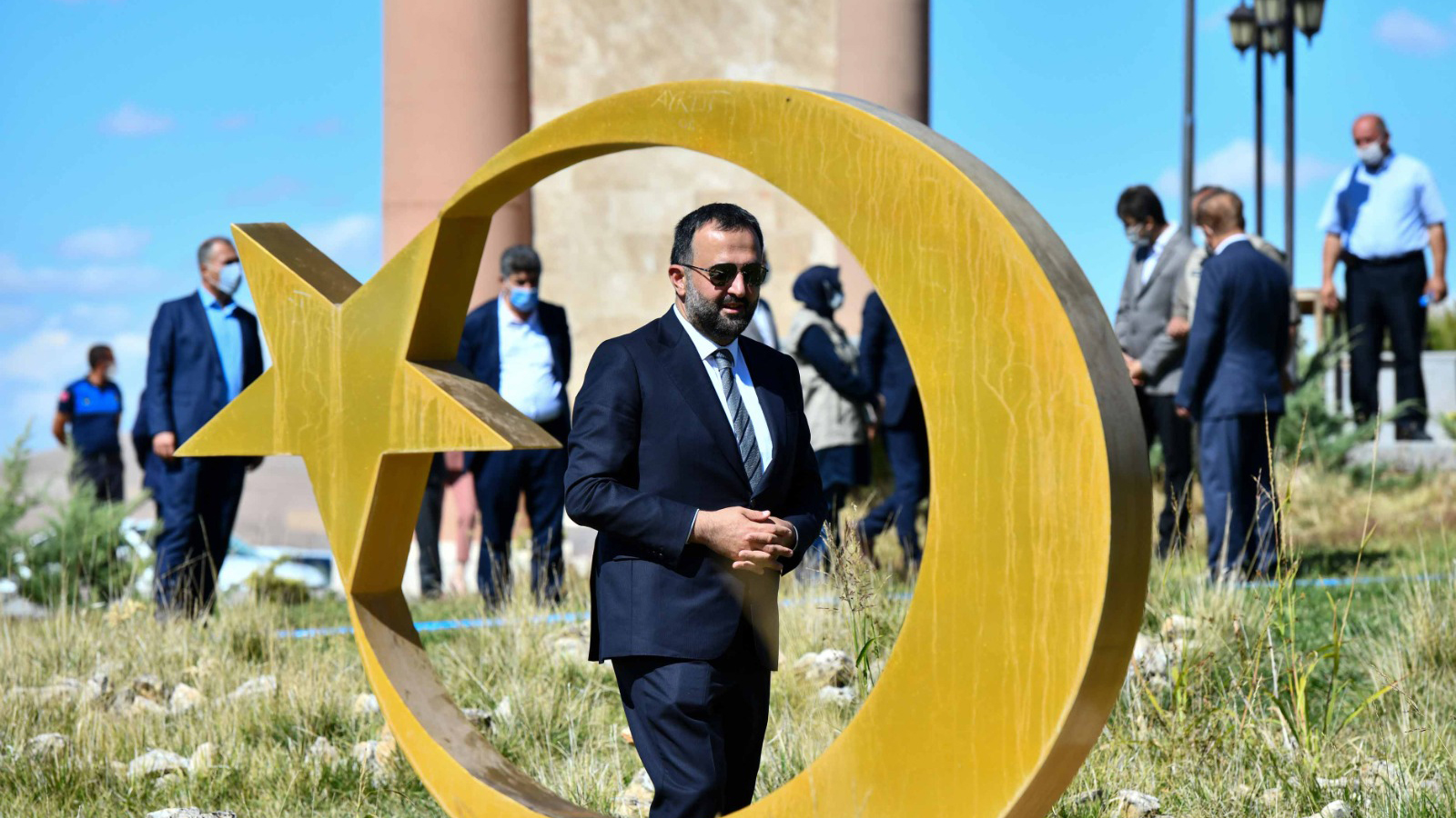 Zihinlere ne ekersek, tarladan onu biçeriz…