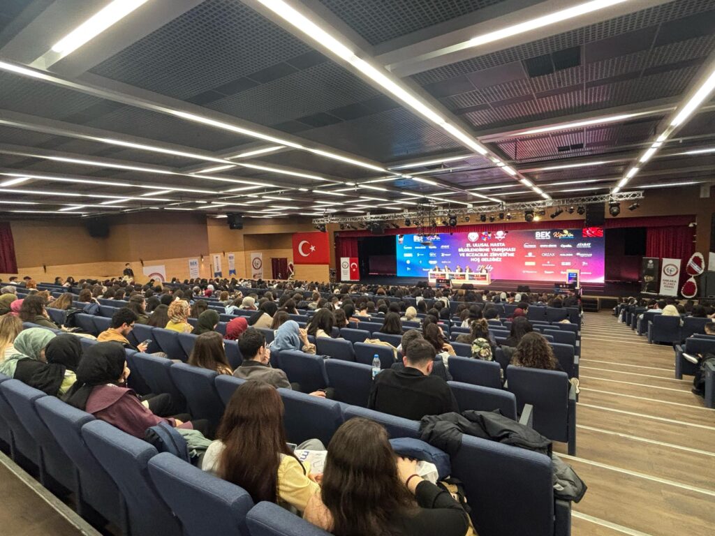 Ulusal Hasta Bilgilendirme Yarışması ve Eczacılık Zirvesi — fotoğraf 3
