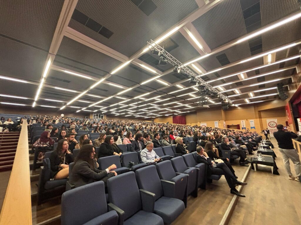 Ulusal Hasta Bilgilendirme Yarışması ve Eczacılık Zirvesi — fotoğraf 4