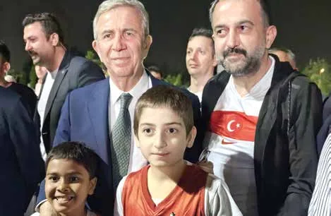 Ankara Büyükşehir Belediyesi ve Ankara Kent Konseyi’nden Dev Ekranlarda Milli Maç Keyfi — Fotoğraf 3
