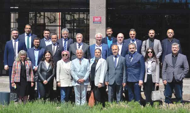 Ankara Kent Konseyi, Sanatçı Levent Üzümcü’yü Misafir Etti — Fotoğraf 2
