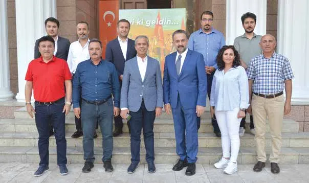 21. Dönem Ankara Milletvekili M. Zeki Çelik, Habib Şeker ve Mamak İlçe temsilcileri’nden Ankara Kent… — Fotoğraf 3